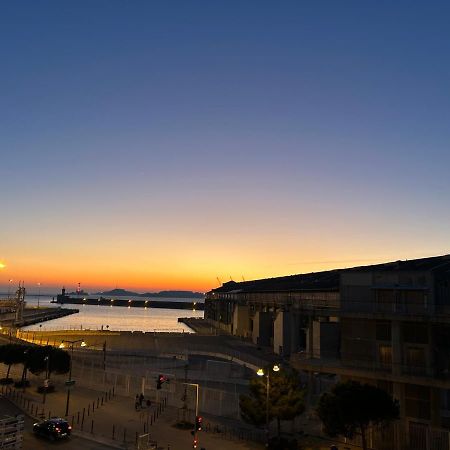 Le Quai Du Mucem Apartment Марсилия Екстериор снимка